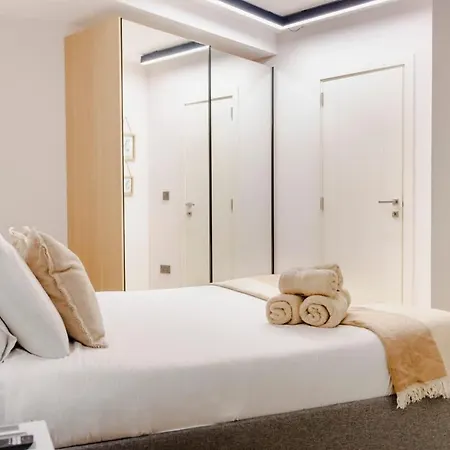 Apartment Designer Sea View In Location *