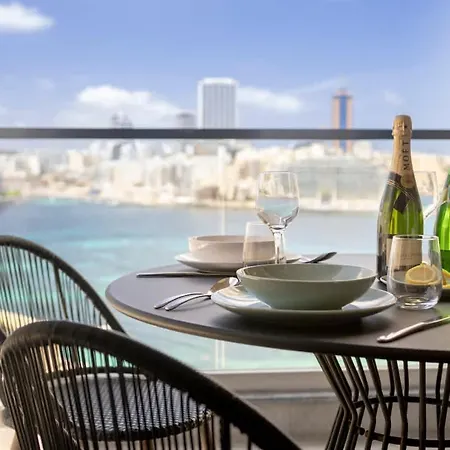 Designer Sea View In Location Lejlighed Sliema