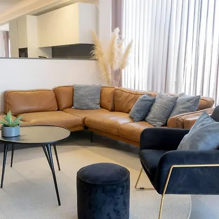Designer Sea View In Location Lejlighed *