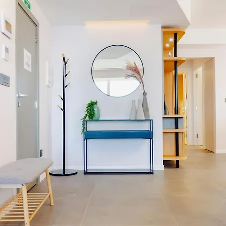 Appartement Designer Sea View In Location