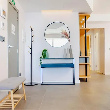 Апартаменты Designer Sea View In Location