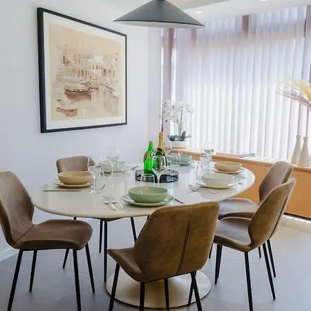 Appartement Designer Sea View In Location
